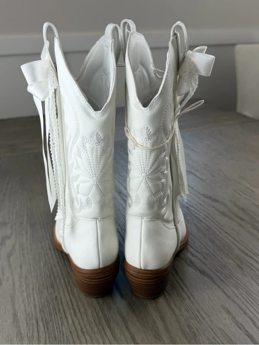 Altar'd State Leila Bow Western Boots. New. Size 7. - Picture 4 of 6